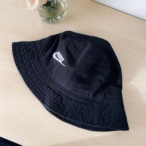 Nike Bucket Hat - NWT
